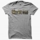 Camiseta The Walking Dead título zombie gris