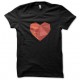 corazón negro de la camiseta