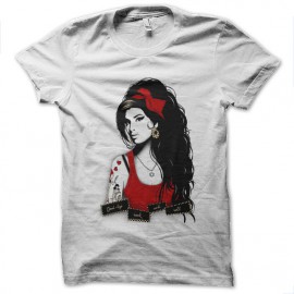 Amy Winehouse rasgar la camisa blanca